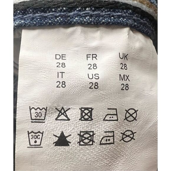 BOSS Scalloped Hem Denim Shorts in Blue NWT Size 28 - Picture 9 of 12